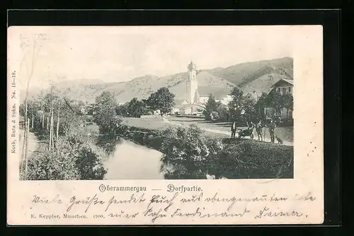 AK Oberammergau, Dorfpartie mit Bewohnern