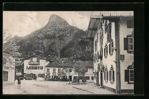 AK Oberammergau, Hauptstrasse mit bemalten Häusern