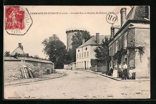 AK Dammarie-en-Puisaye, Grande-Rue et Donjon du Chateau