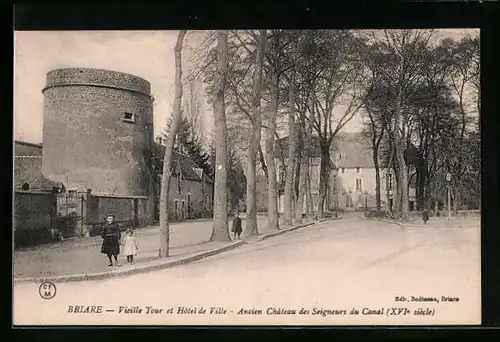 AK Briare, Vieille Tour et Hotel de Ville