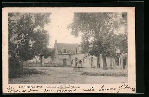 AK Les Girauts, Orphelinat de Montbouy