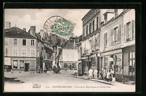 AK Chateaurenard, Place de la Republique et VieilleTour