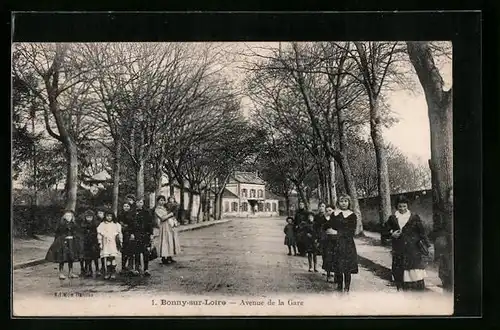 AK Bonny-sur-Loire, Avenue de la Gare