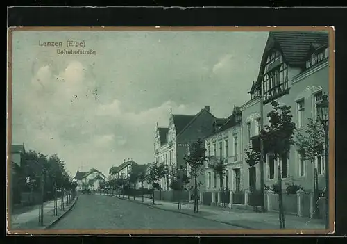 AK Lenzen /Elbe, Einblick in die Bahnhofstrasse