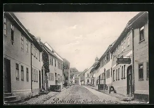 AK Remda bei Rudolstadt i /Th., Strassenpartie mit Gasthaus zur Sonne und Geschäft