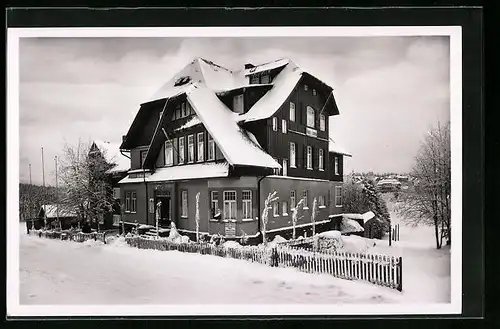 AK Oberhof /Thür., Haus in der Sonne im Schnee