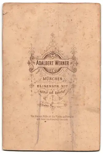 Fotografie Adalbert Werner, München, Elisenstr. 7, Junges Paar in hübscher Kleidung