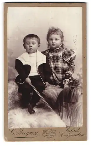 Fotografie C. Bregazzi, Erfurt, Anger 43, Kleiner Junge im Matrosenanzug und Mädchen