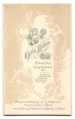 Fotografie Otto Böhm, Passau, Heilige Geiststr. 379, Junge Dame mit zurückgebundenem Haar