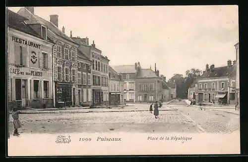 AK Puiseaux, Place de la République