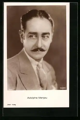 AK Schauspieler Adolphe Menjou mit Schnurrbart im Anzug mit Krawatte