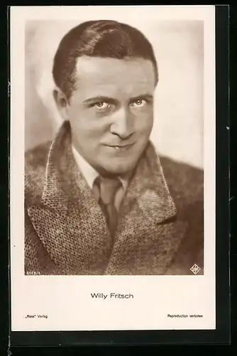 AK Schauspieler Willy Fritsch im Mantel mit Krawatte