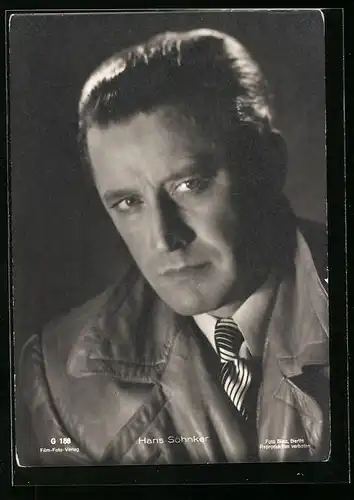 AK Schauspieler Hans Söhnker im Ledermantel mit Krawatte
