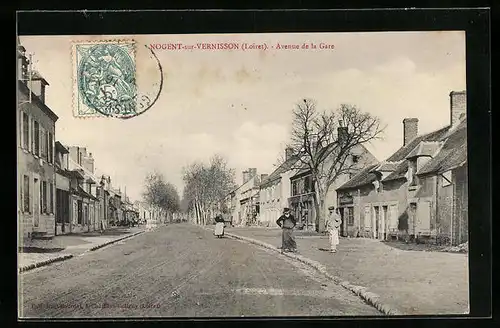 AK Nogent-sur-Vernisson, Avenue de la Gare