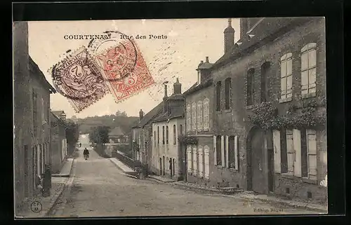 AK Courtenay, Rue des Ponts, Strassenpartie