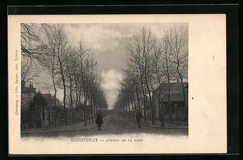 AK Courtenay, Avenue de la Gare