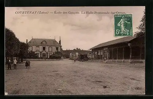 AK Courtenay, École des Garcons, La Halle-Promenade des Ormes