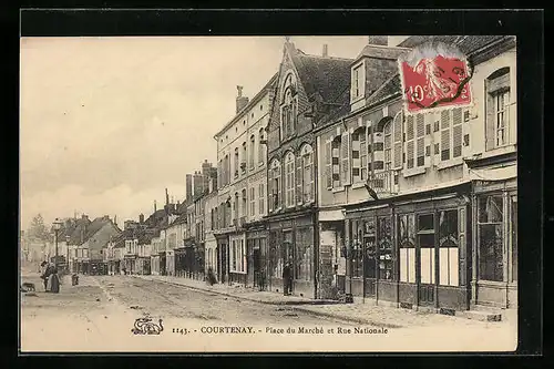AK Courtenay, Place du Marché et rue Nationale