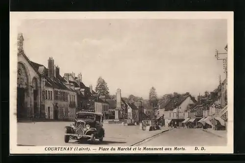 AK Courtenay, Place du Marché et le Monument aux Morts