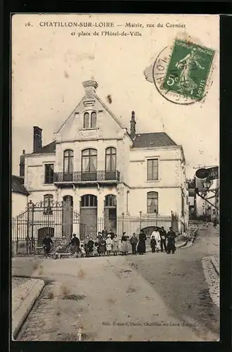 AK Chatillon-sur-Loire, Mairie, Rue du Cormier et place de l`Hôtel-de-Ville