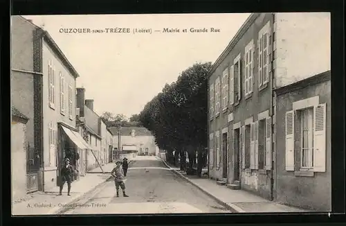 AK Ouzouer-sous-Trézée, Mairie et Grande Rue