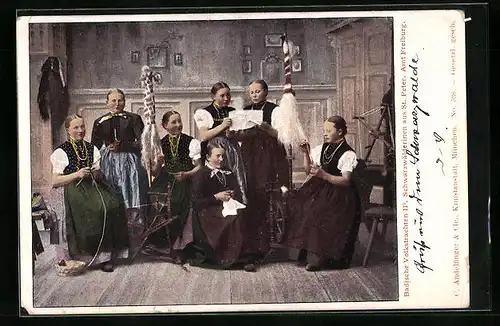 AK Frauen beim Weben in Schwarzwälder Trachten aus verschiedenen Regionen