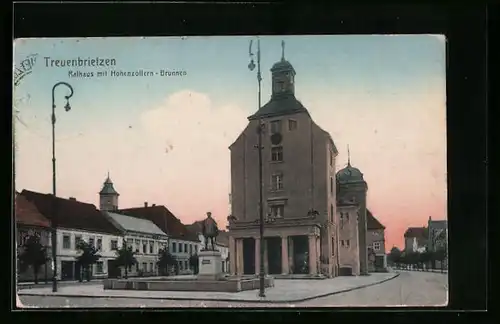 AK Treuenbrietzen, Rathaus mit Hohenzollern-Brunnen
