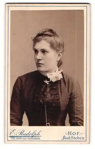 Fotografie E. Rudolph, Hof, Marien-Str. 69, Junge Dame mit hochgestecktem Haar
