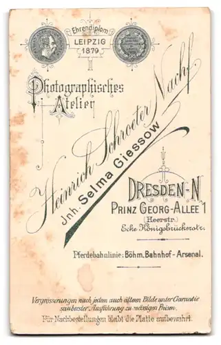 Fotografie H. Schroeter, Dresden, Prinz-Georg-Allee 1, Schnittiger Herr mit adrettem Haarschnitt und Anzug