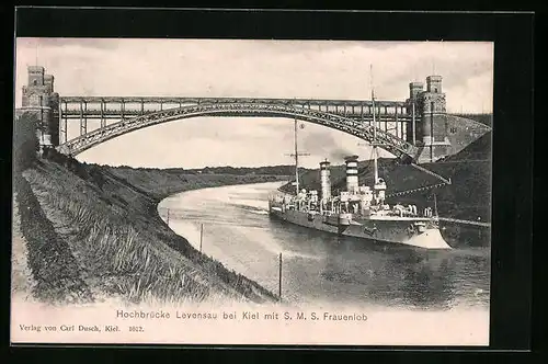 AK Levensau bei Kiel, Kriegsschiff SMS Frauenlob die Hochbrücke passierend