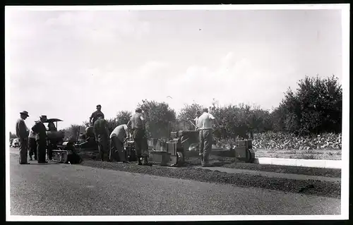 14 Fotografien unbekannter Fotograf, Ansicht Heidelberg, Autobahn Strassenbau, Flughafen-Landebahn, Strassenwalze u.a.