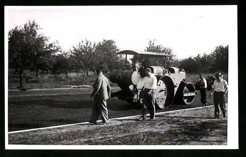 14 Fotografien unbekannter Fotograf, Ansicht Heidelberg, Autobahn Strassenbau, Flughafen-Landebahn, Strassenwalze u.a.