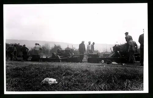 14 Fotografien unbekannter Fotograf, Ansicht Heidelberg, Autobahn Strassenbau, Flughafen-Landebahn, Strassenwalze u.a.