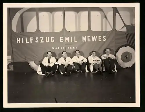 4 Fotografien Emil Rudolf Mewes, Architekt, Männer im Ballerina Kostüm, Hilfszug Emil Mewes, Theateraufführung