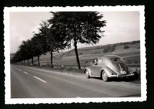 6 Fotografien Auto VW Käfer Ovali, Volkswagen mit Kennzeichen Berlin, Urlaubsfahrt nach Bayern