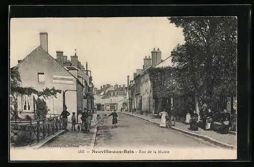 AK Neuville-aux-Bois, Rue de la Mairie, Strassenpartie