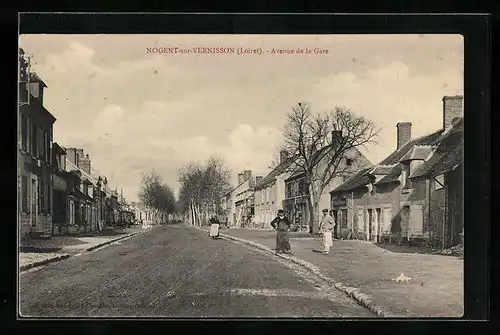 AK Nogent-sur-Vernisson, Avenue de la Gare