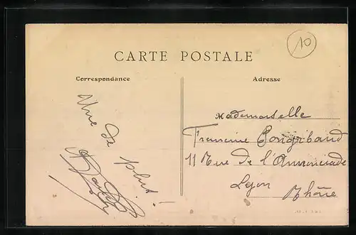 AK Nogent-sur-Vernisson, Grande-Rue, Église