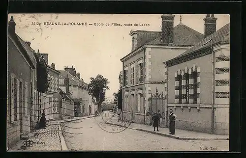 AK Beaune-la-Rolande, Ecole de Filles, Route de Ladon