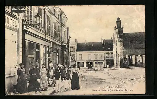 AK Puiseaux, Place du Martroi et la Halle