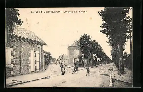 AK La Ferté-St-Aubin, Avenue de la Gare