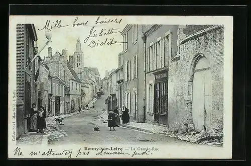 AK Bonny-sur-Loire, La Grande Rue