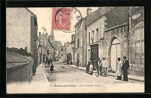 AK Bonny-sur-Loire, La Grande Rue