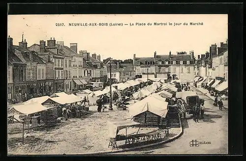 AK Neuville-Aux-Bois, La Place du Martroi le jour du Marché