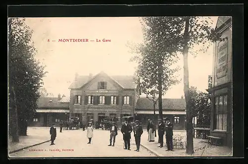 AK Montdidier, La Gare, Bahnhof