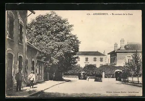 AK Andrézieux, En sortant de la Gare, Bahnhof