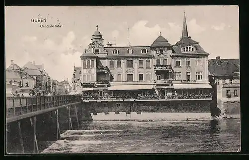 AK Guben, Central-Hotel mit Brücke