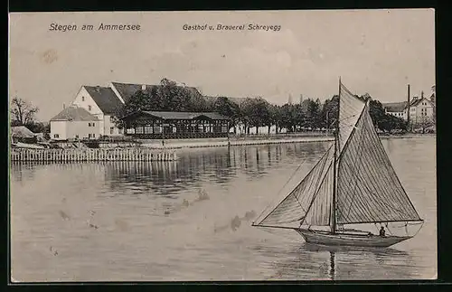 AK Stegen am Ammersee, Blick vom See mit Segelboot auf Gasthof und Brauerei Schreyegg
