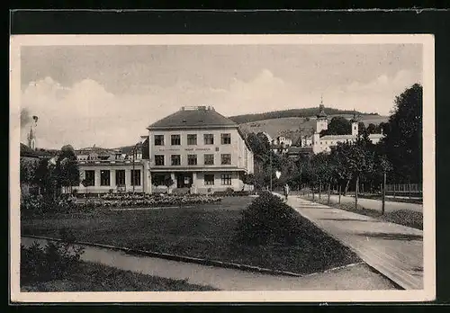 AK Wsetin, Gymnasium und Schloss