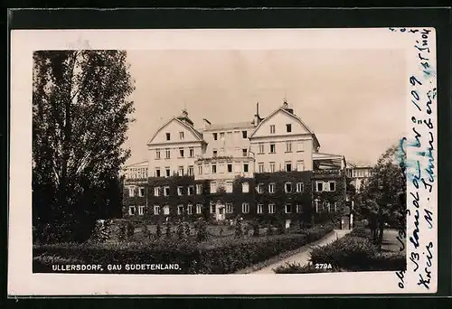 AK Ullersdorf, Gebäudeansicht mit Park